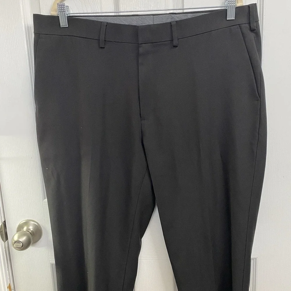 J.M. Haggar Men's Black Flat Front Premium Comfort Fit Dress Pants Sz 38x32 SLIM